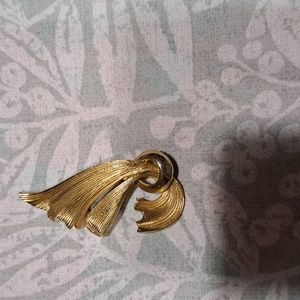 Inner Vintage  brooch